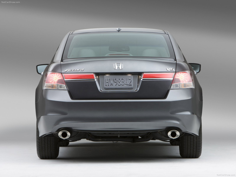 Illustration for article titled Pics Aplenty: Honda releases boatlode of Accord SE Sedan images